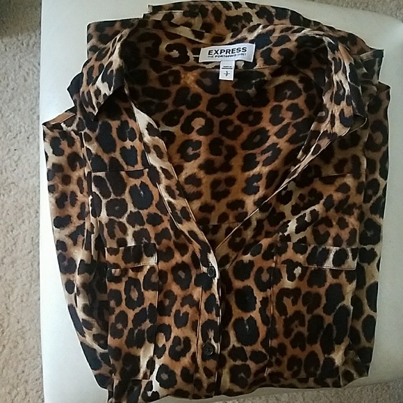 EXPRESS Portofino Button Up w/ Leapoard Print - Picture 2 of 4